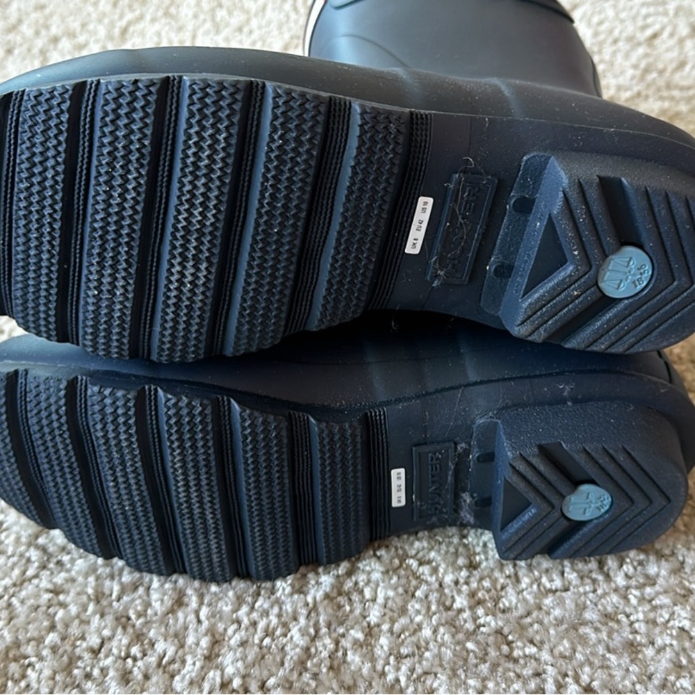 Hunter rain boots. Short. Size 10. Worn one time - Picture 3 of 4